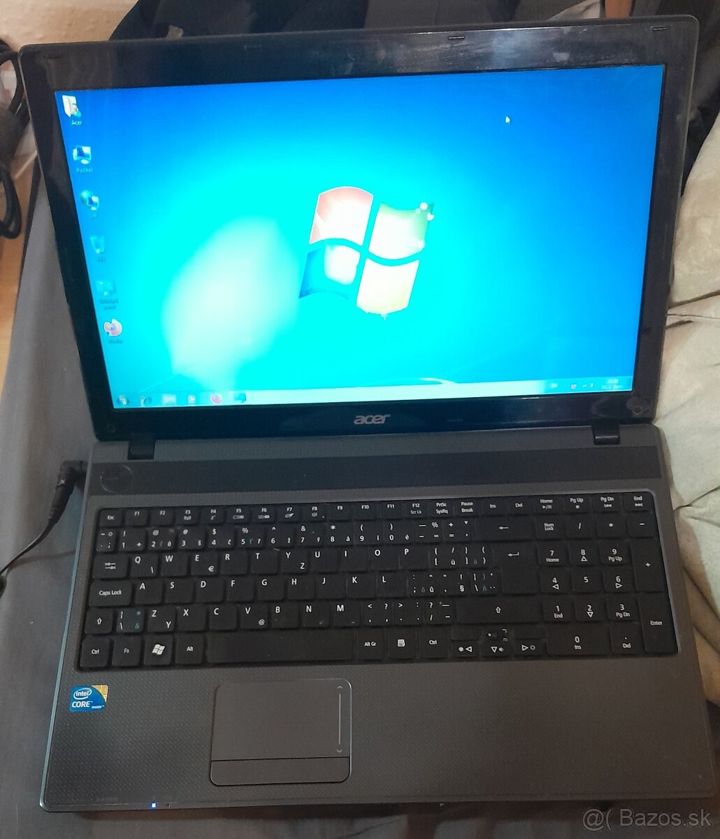 Acer aspire 5733 - i3, 4GB, 320GB, 15,6"