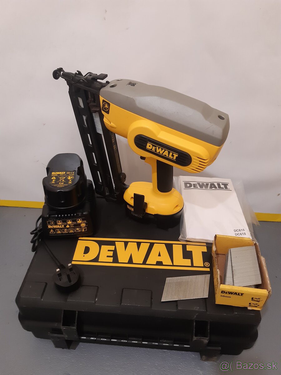 Klincovačka Dewalt+2x akú bateria