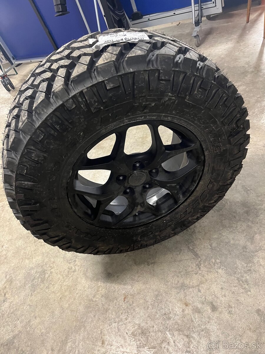 295/70 r18 off road