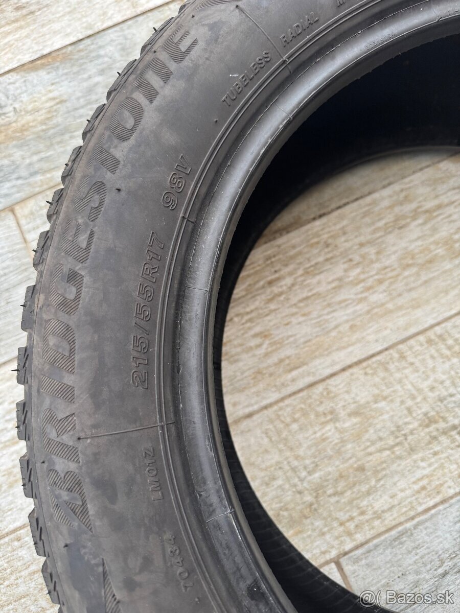 Zimne pneu 215/55 R17 Bridgestone