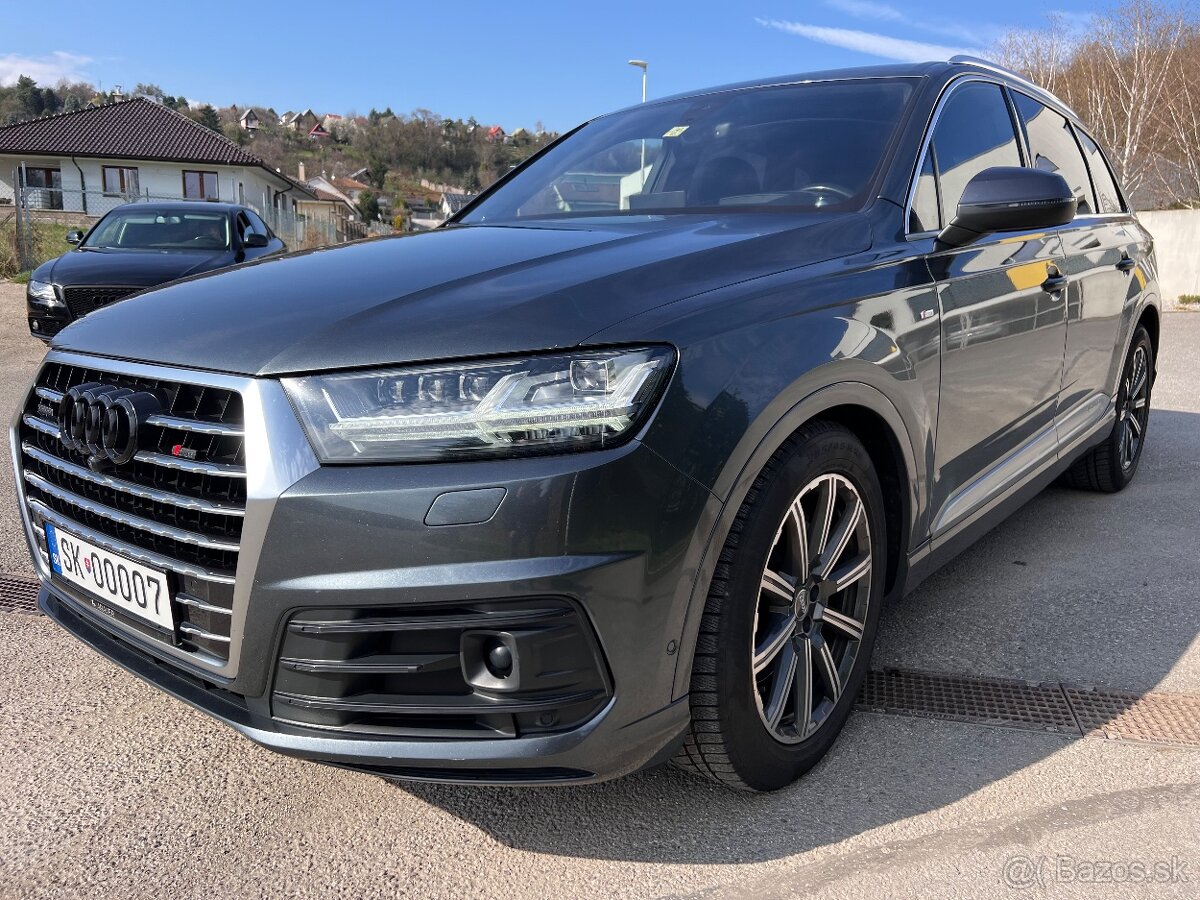 AUDI Q7 S-LINE