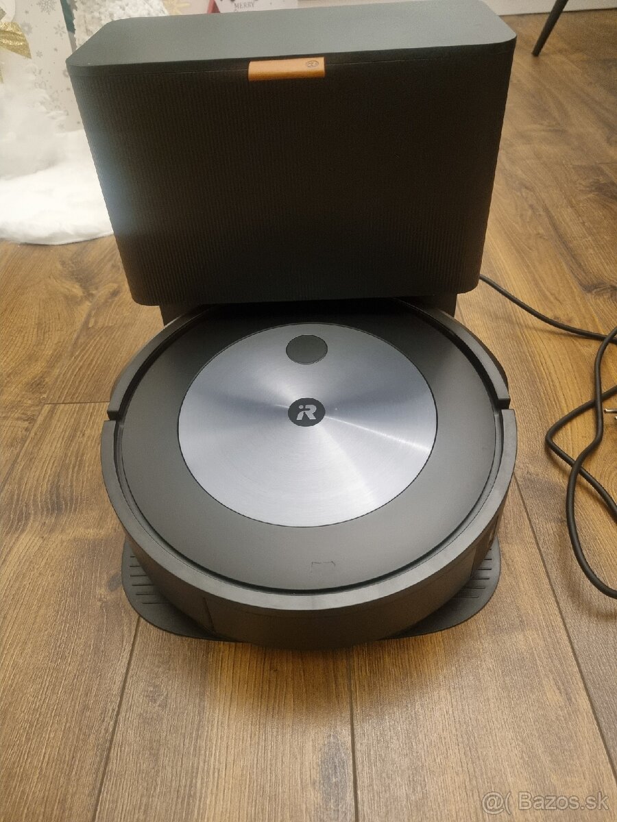 Robotický vysávač Roomba j7