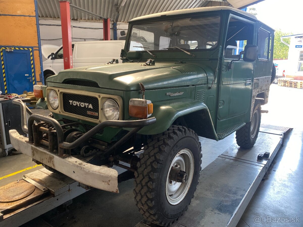 Toyota Land Cruiser BJ40 na diely