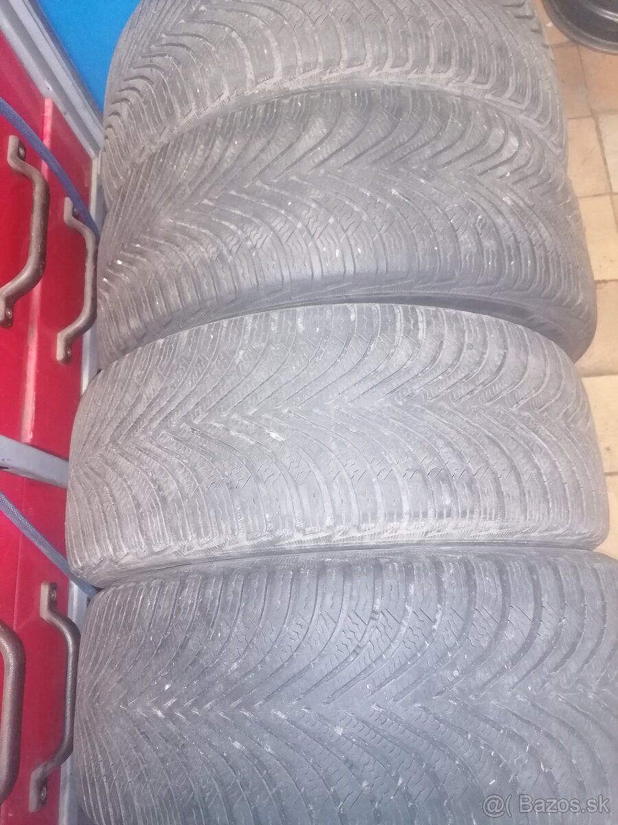 Predam zimne pneu Michelin Alpin5 225/45R17 94V