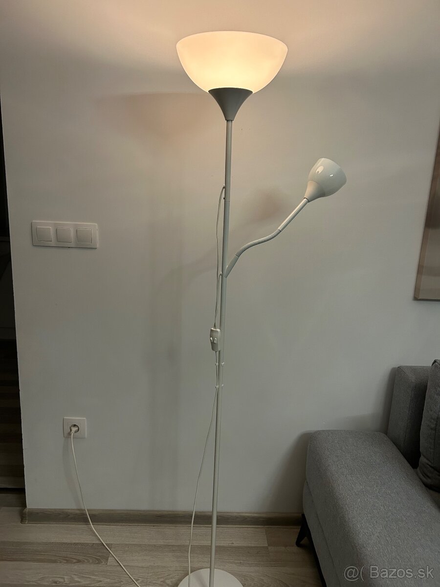 Predam IKEA stojaciu lampu