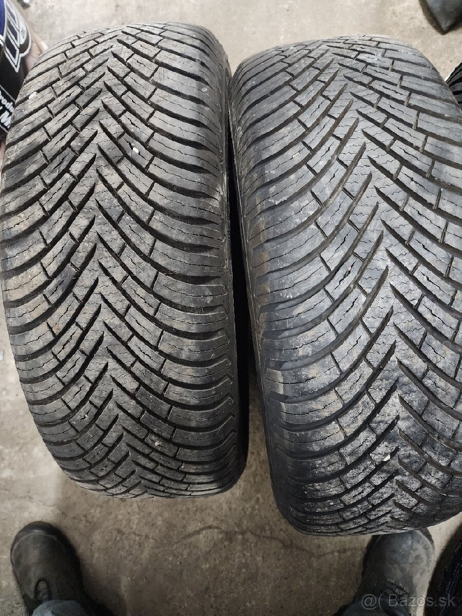 Predám univerzálne pneumatiky 205/55r16