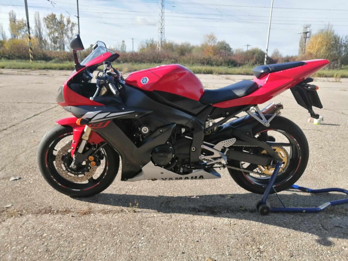 YAMAHA R1 2002