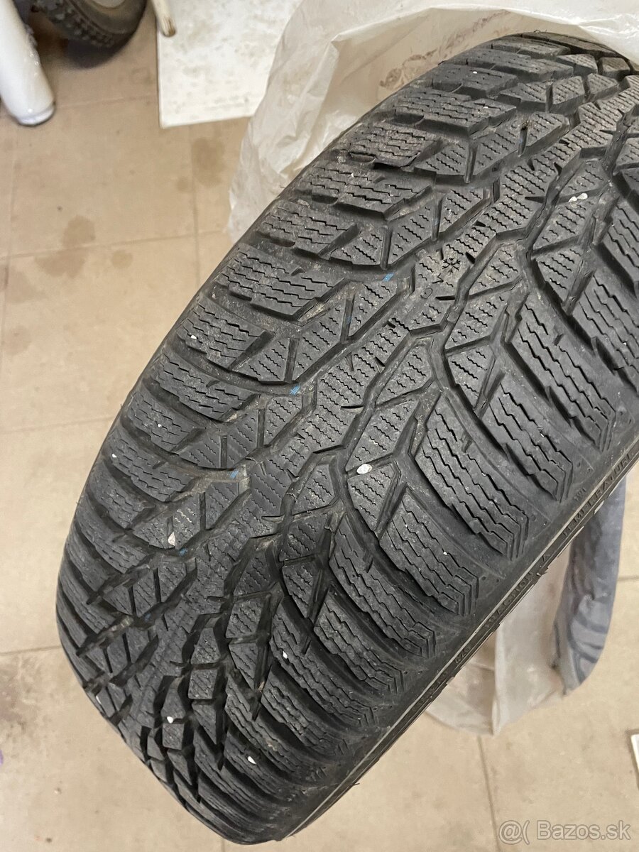 Predam pneu nokian 205 55 r16