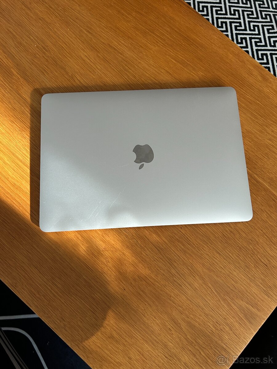 Macbook Air 13.3"/I5 1.6GHZ/8GB RAM/128GB SSDCZ