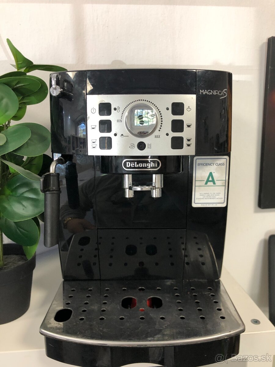 DELONGHI magnifica