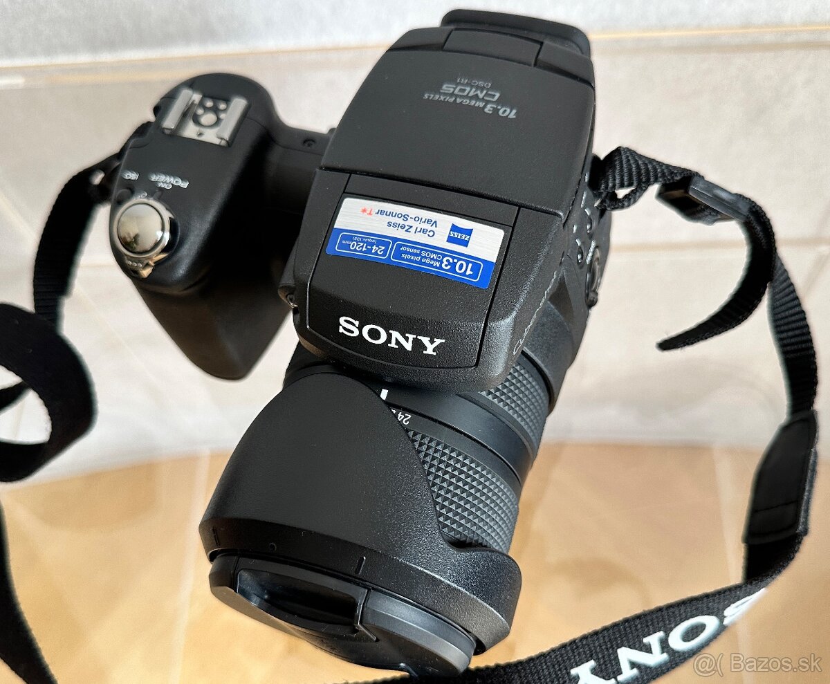 Sony CMOS DSC - R1 10.3 megapixels