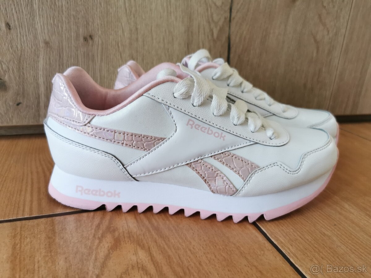 Botasky zn. Reebok č. 37