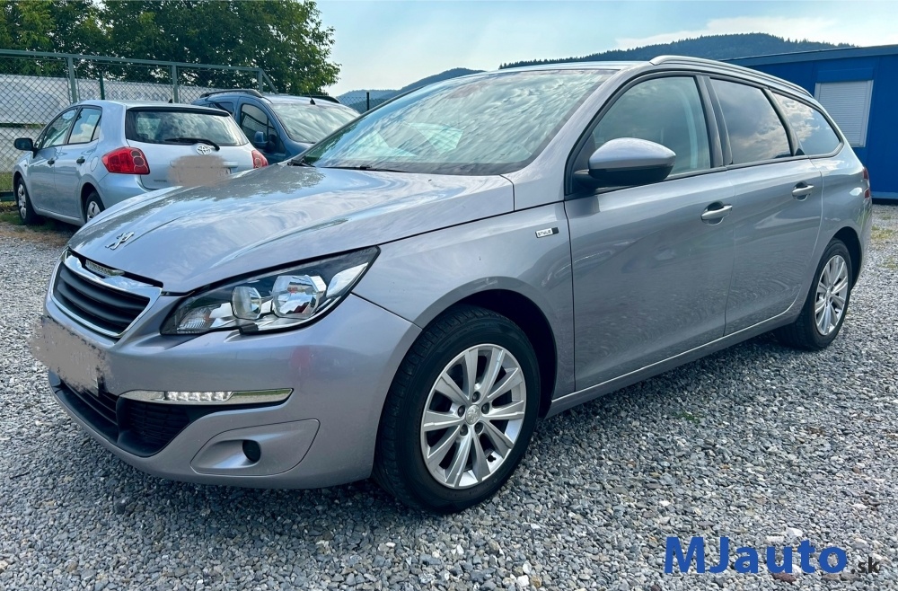 Peugeot 308 1.2i r.v.2017, 7.750 € možná výmena