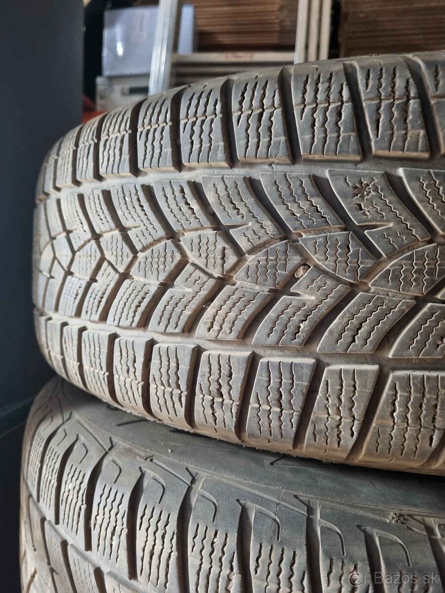 Predam GoodYear zimne pneu 215/65/R17 SUV