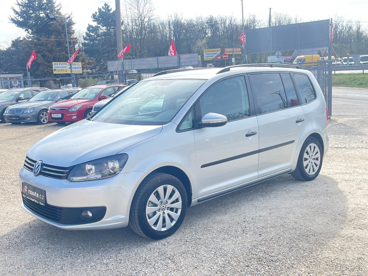 Volkswagen Touran, 1.6TDi 77kWWEBASTOVÝHŘEV SED