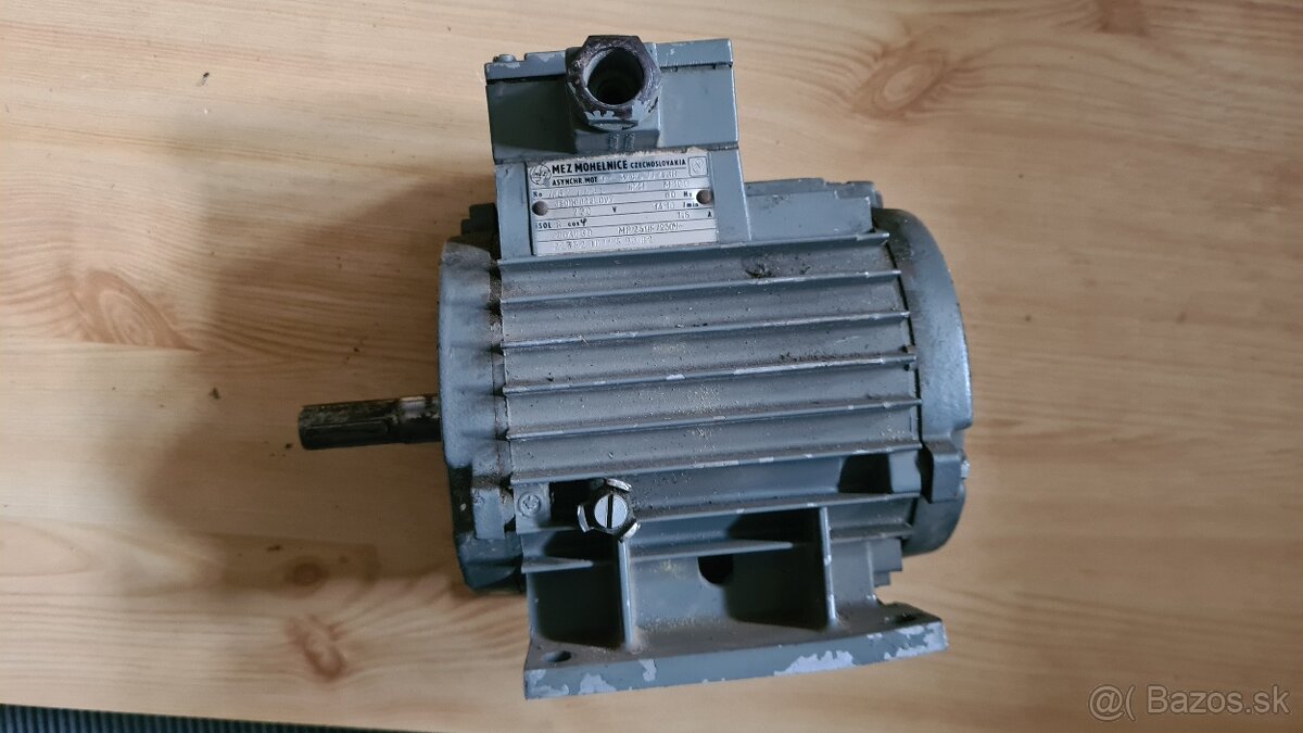 Predám elektromotor 220V, 1410otačok/min