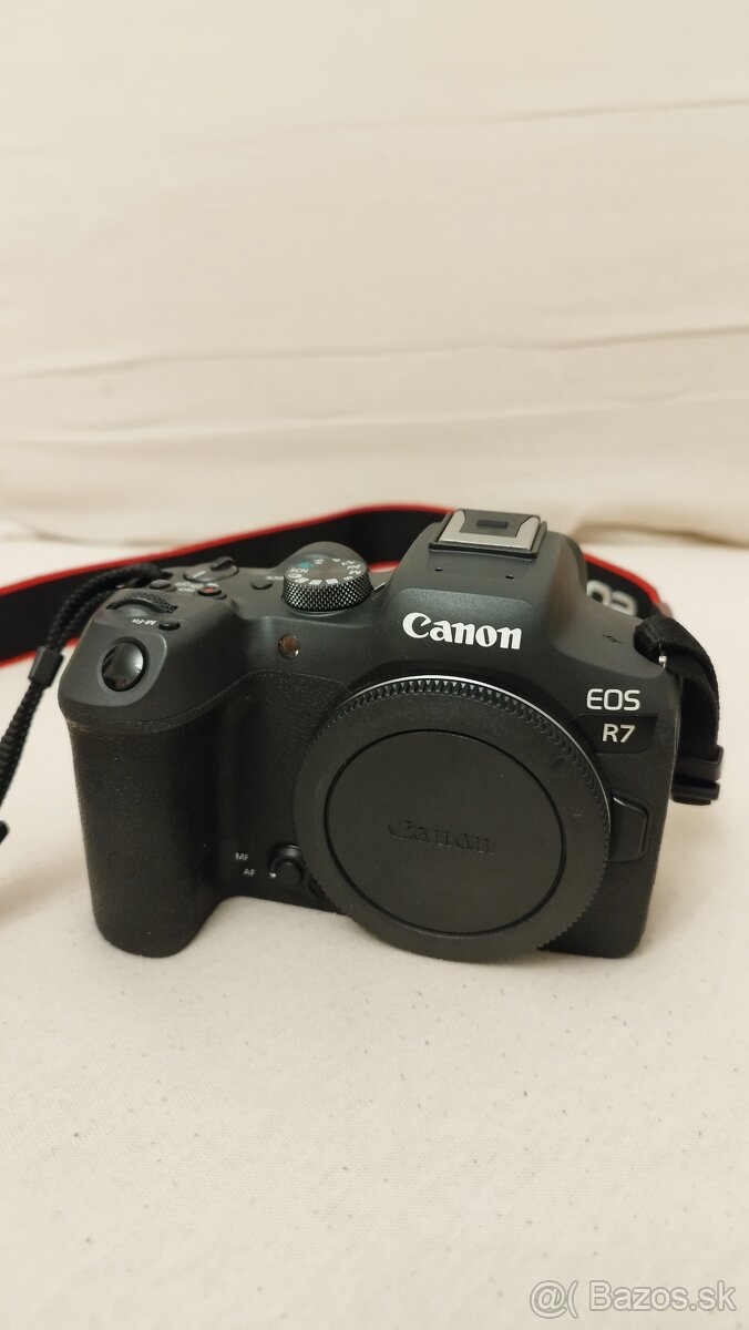 Canon EOS R7