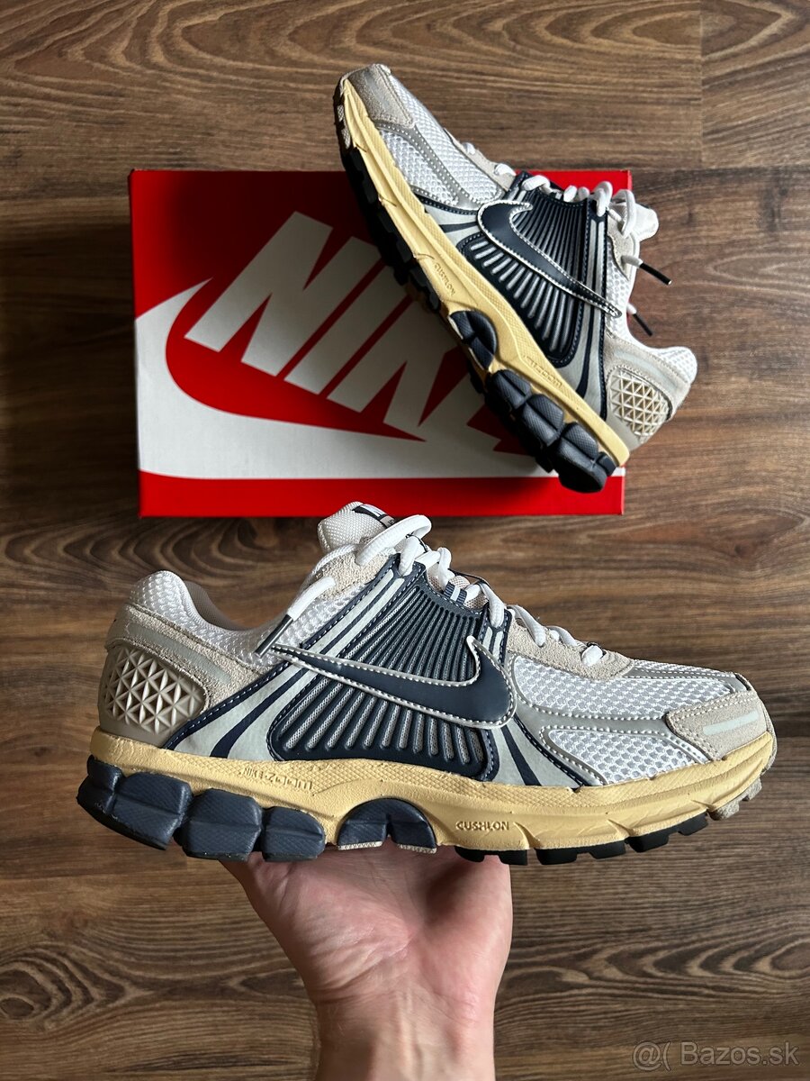 Nike Air Zoom Vomero 5 (43)