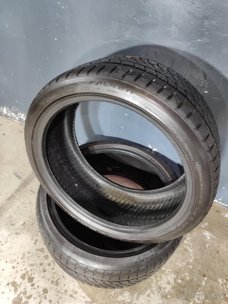 Falken zimné 255/35 R19 4ks