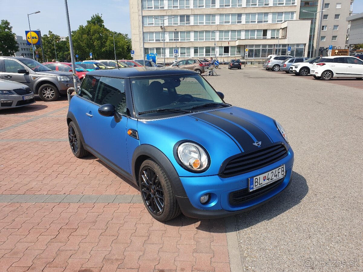 Mini Cooper 1,6i 90kW kup. SR