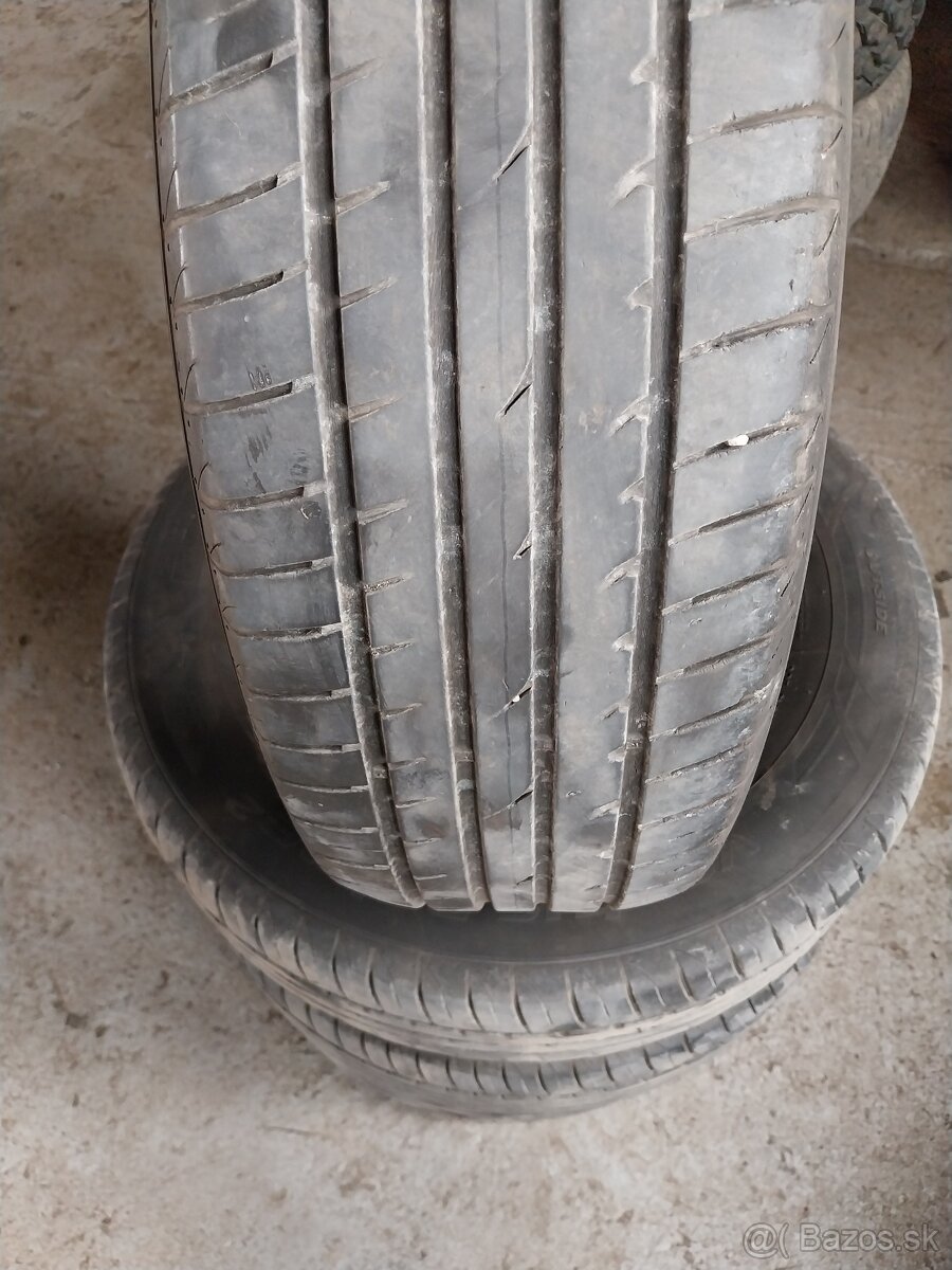 Pneu 215/70R16