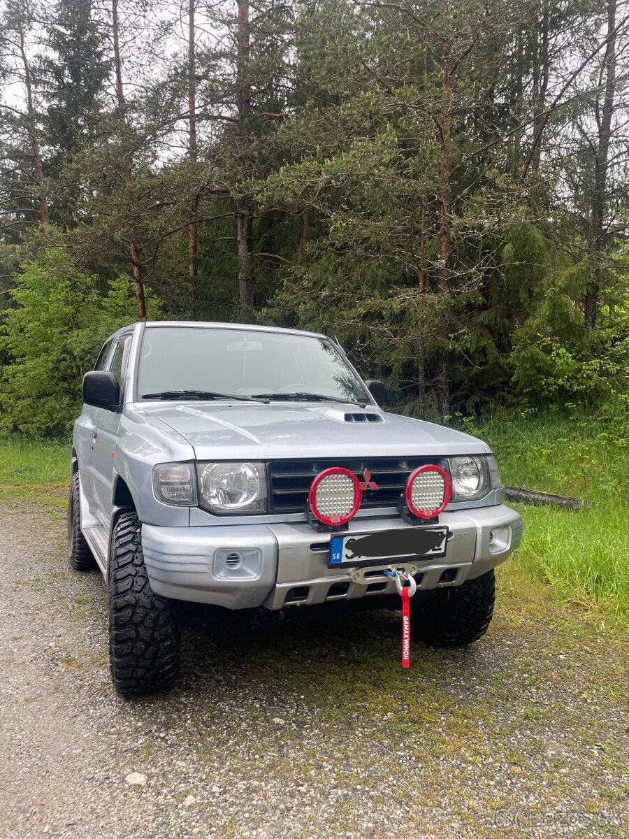 Mitsubishi PAJERO 2.5 rv. 2004