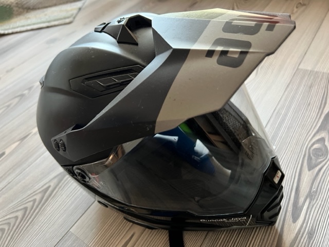 Zmazať/ Upraviť/ Topovať Predám prilbu/helmu AGV AX-8 DUAL