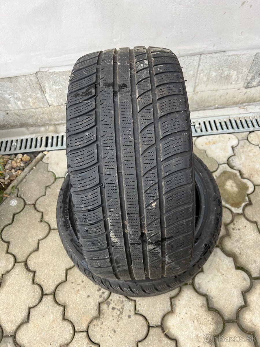 235/40 r18