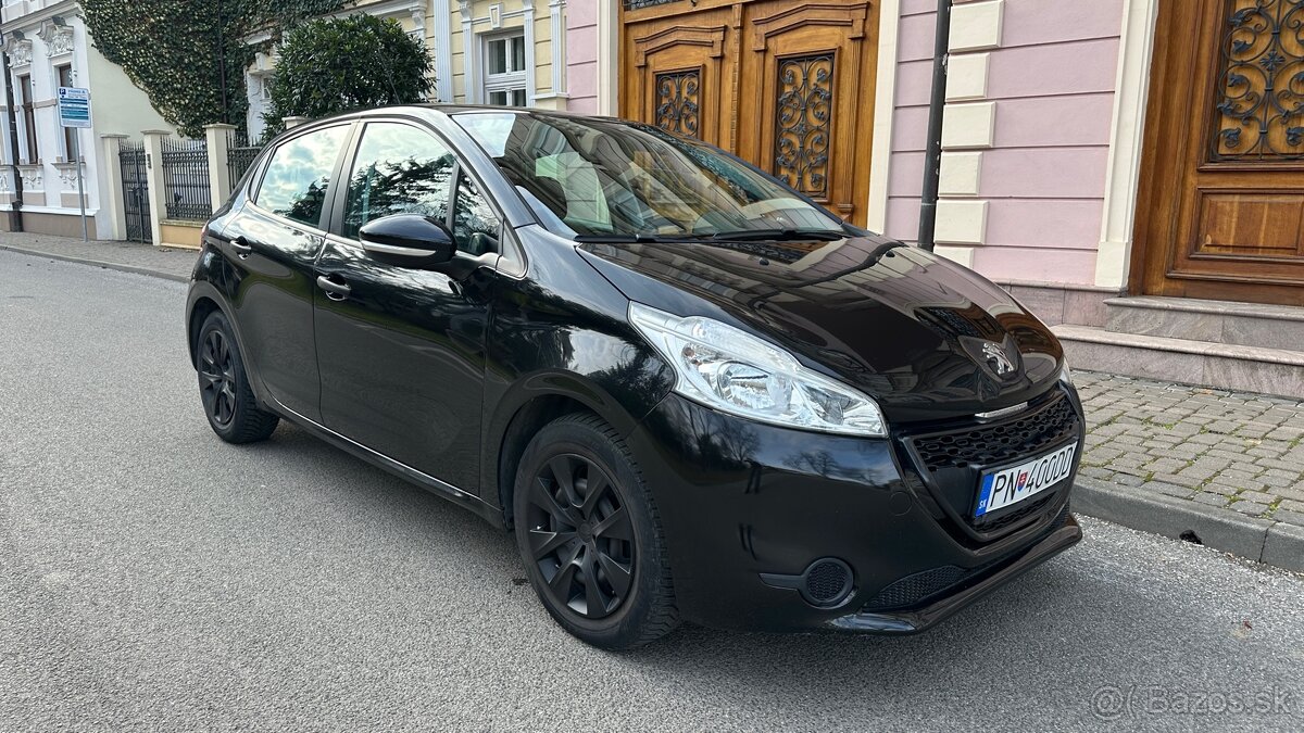 Peugeot 208 1.2 Len 102 000 km