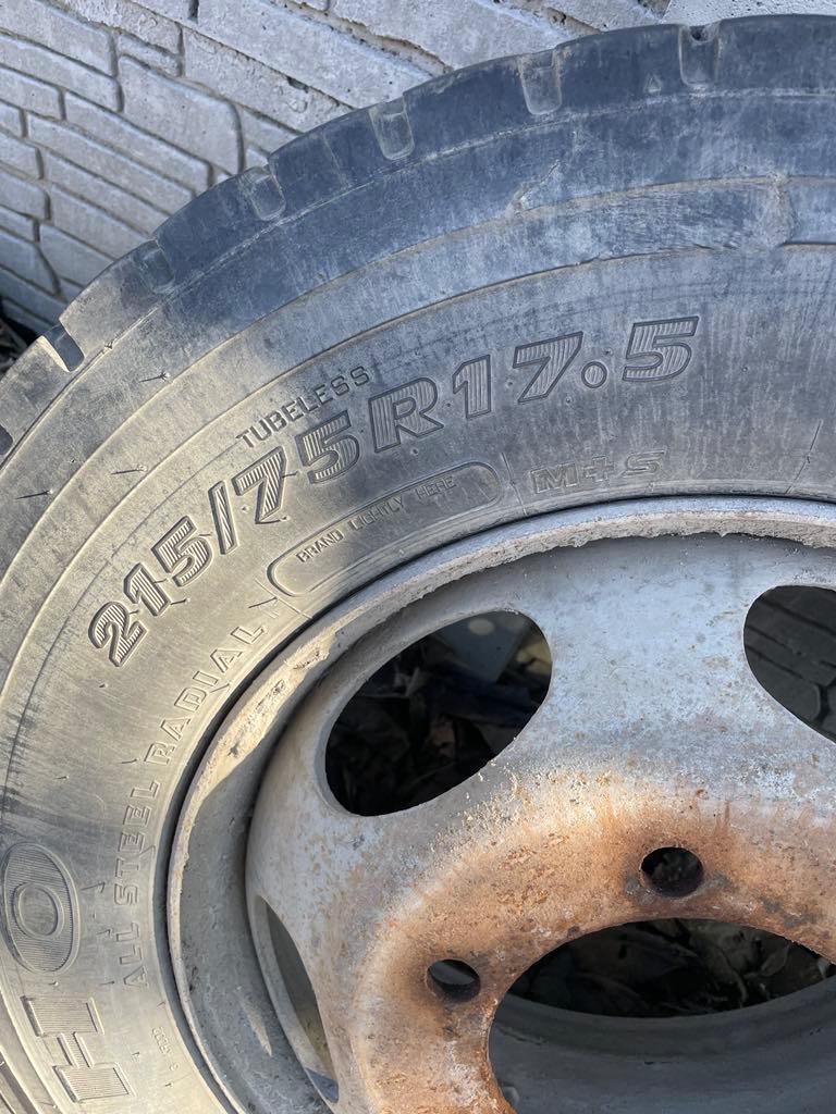 215/75 R17.7