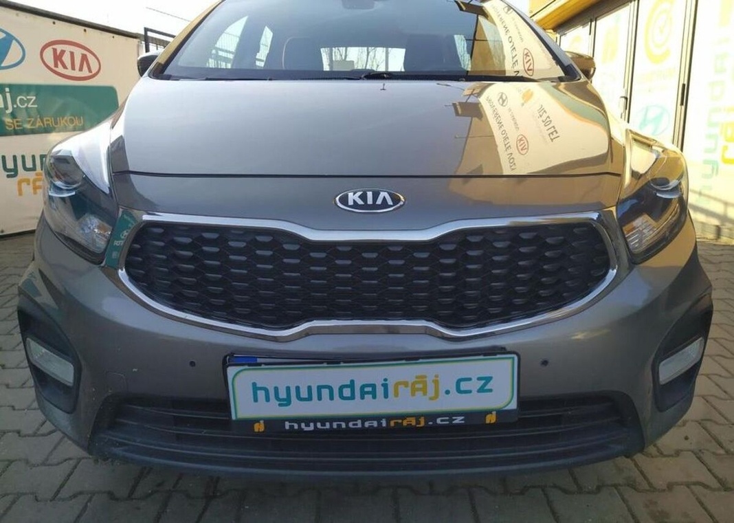 Kia Carens 1.7.-NAVI-TAŽNÉ-7MÍST