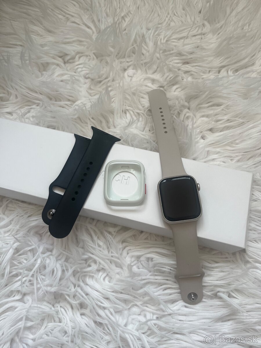 Apple Watch 8 45 Silver Super stav