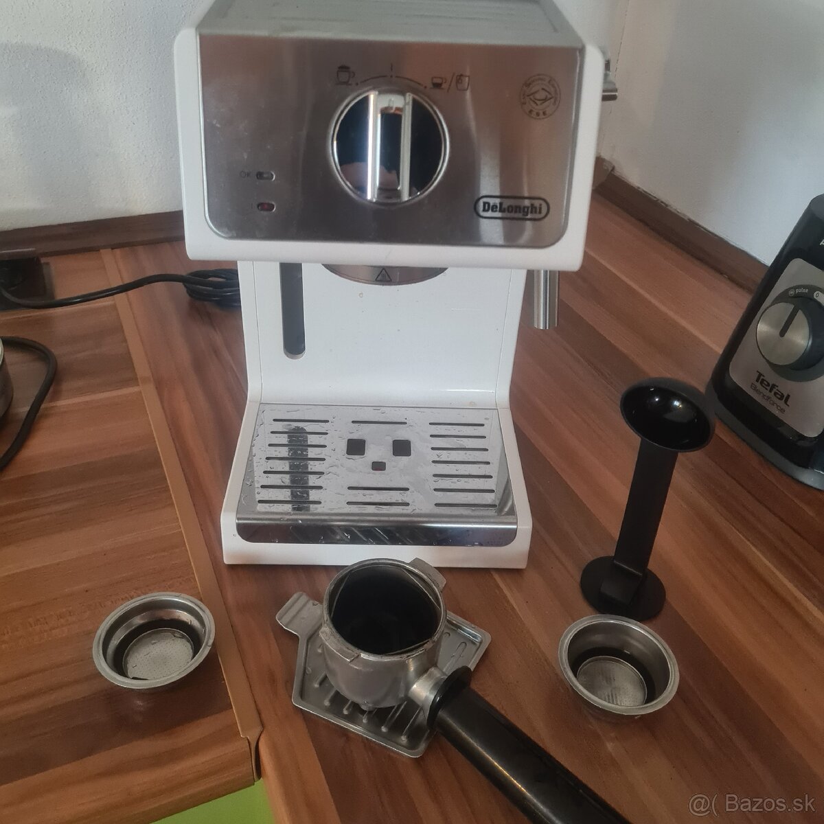 Kavovar Delonghi