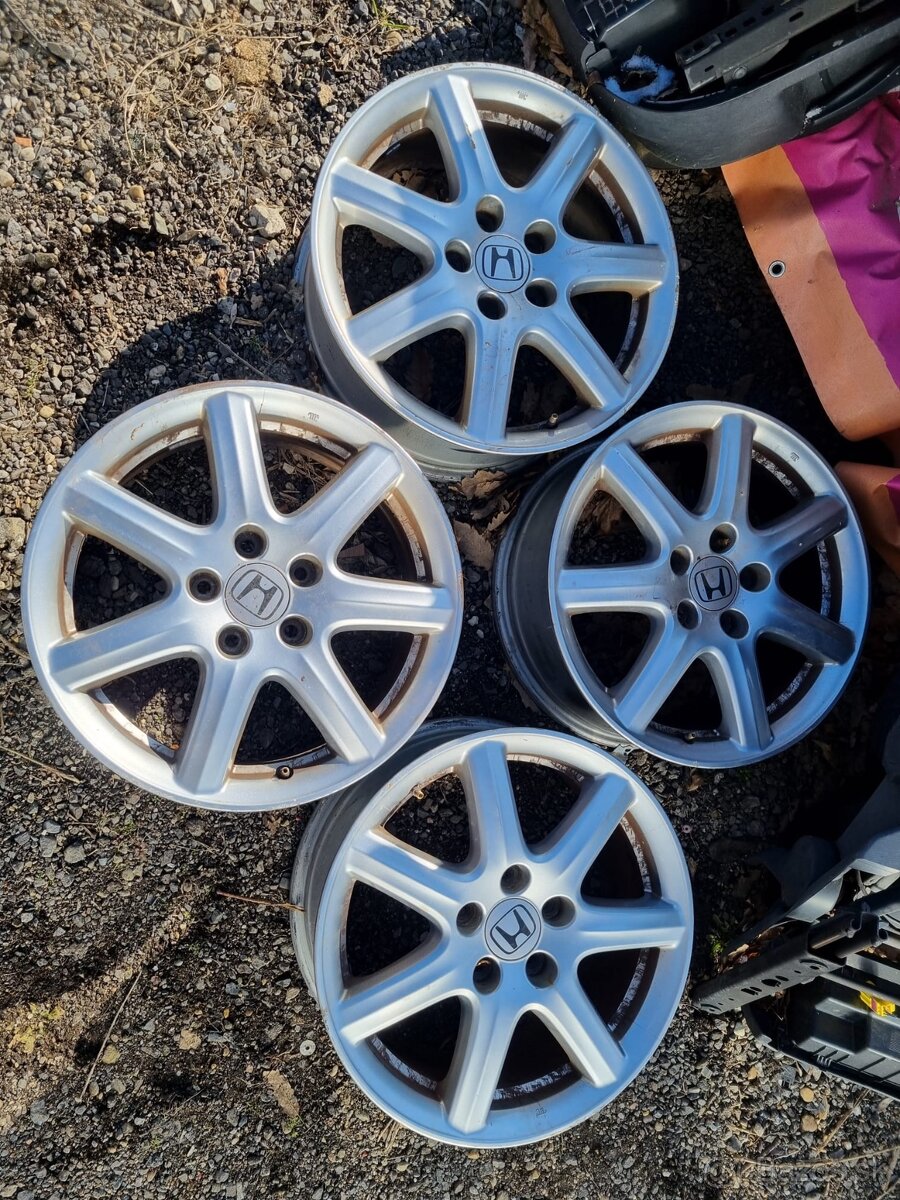 Honda civic 8G,originální alu kola, 17"