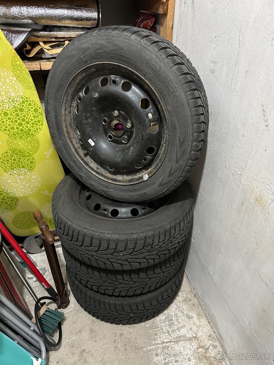 185/60 r15 zimne NOKIAN DOT 3017