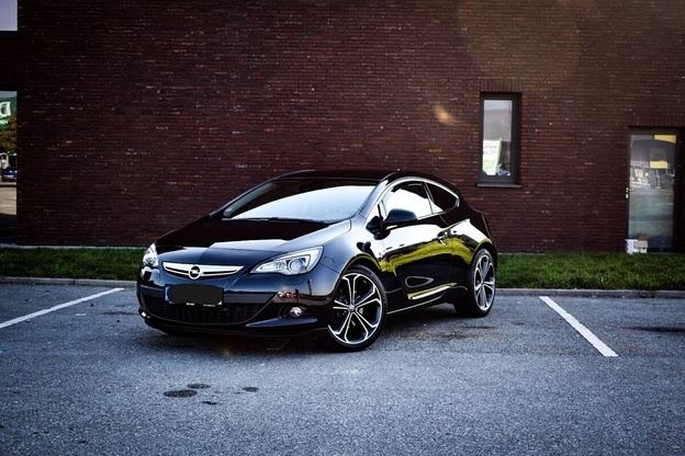 Opel Astra GTC 2.0 CDTI