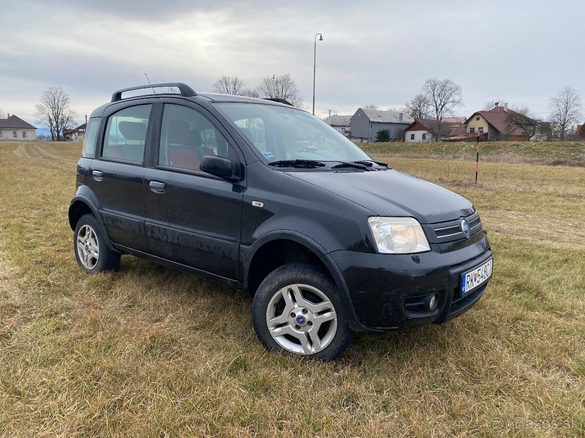 Fiat Panda 4x4 climbing