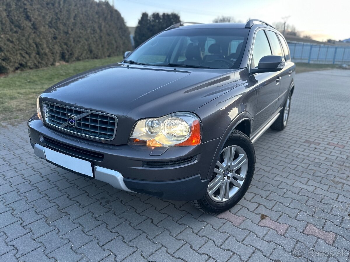 Volvo XC90 2,4 D5 AWD manuál