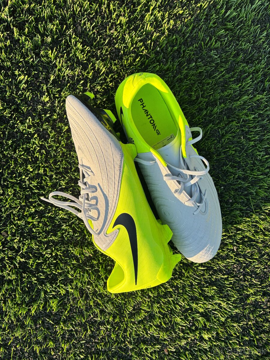 Kopačky Nike PHANTOM GX II ACADEMY FG/MG