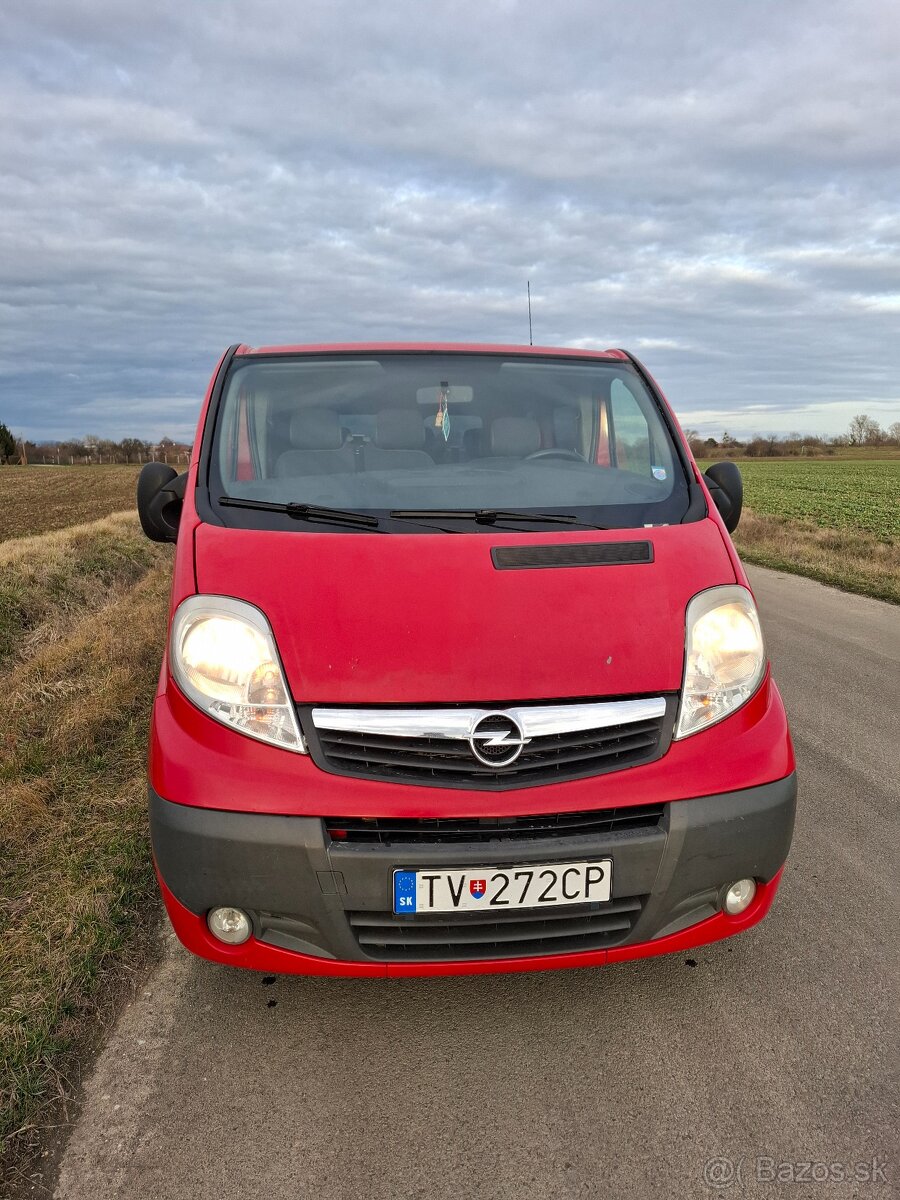 Opel Vivaro 2.0 CDTi,Tažné,9míst nafta manuál 66 kw