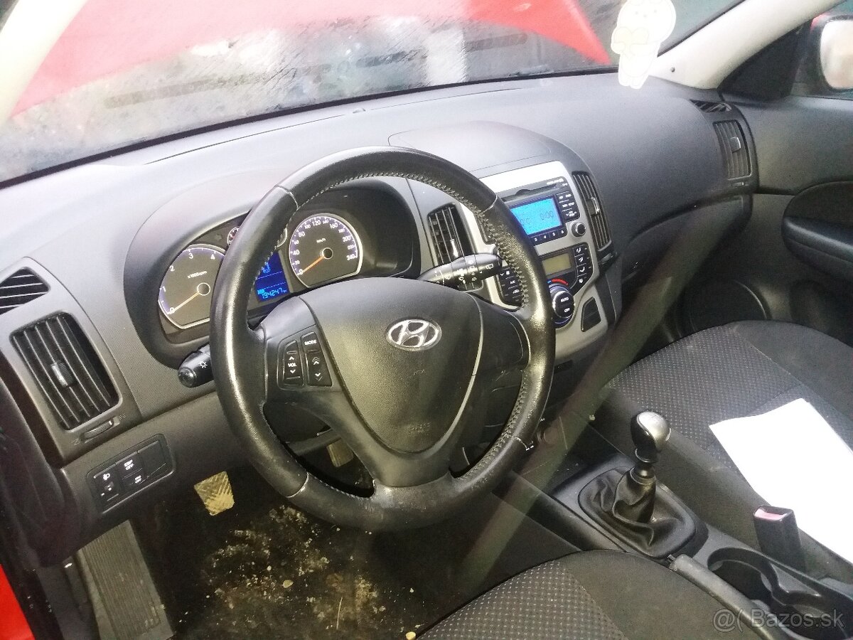 Hyundai i30 palubovka airbag