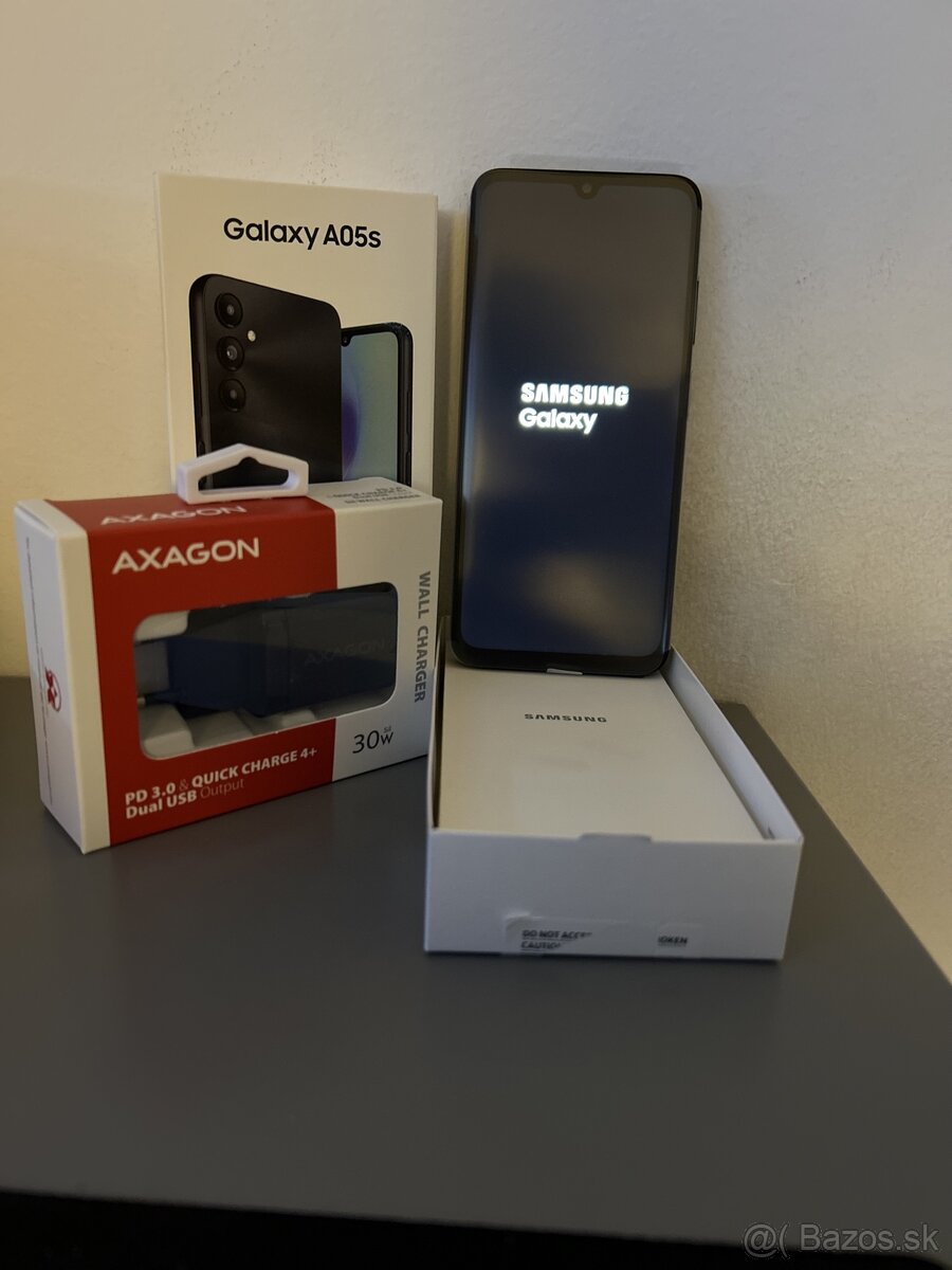 Samsung A05s + adaptér