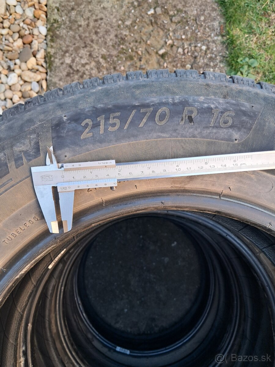 Michelin celoročne 215/70 r16