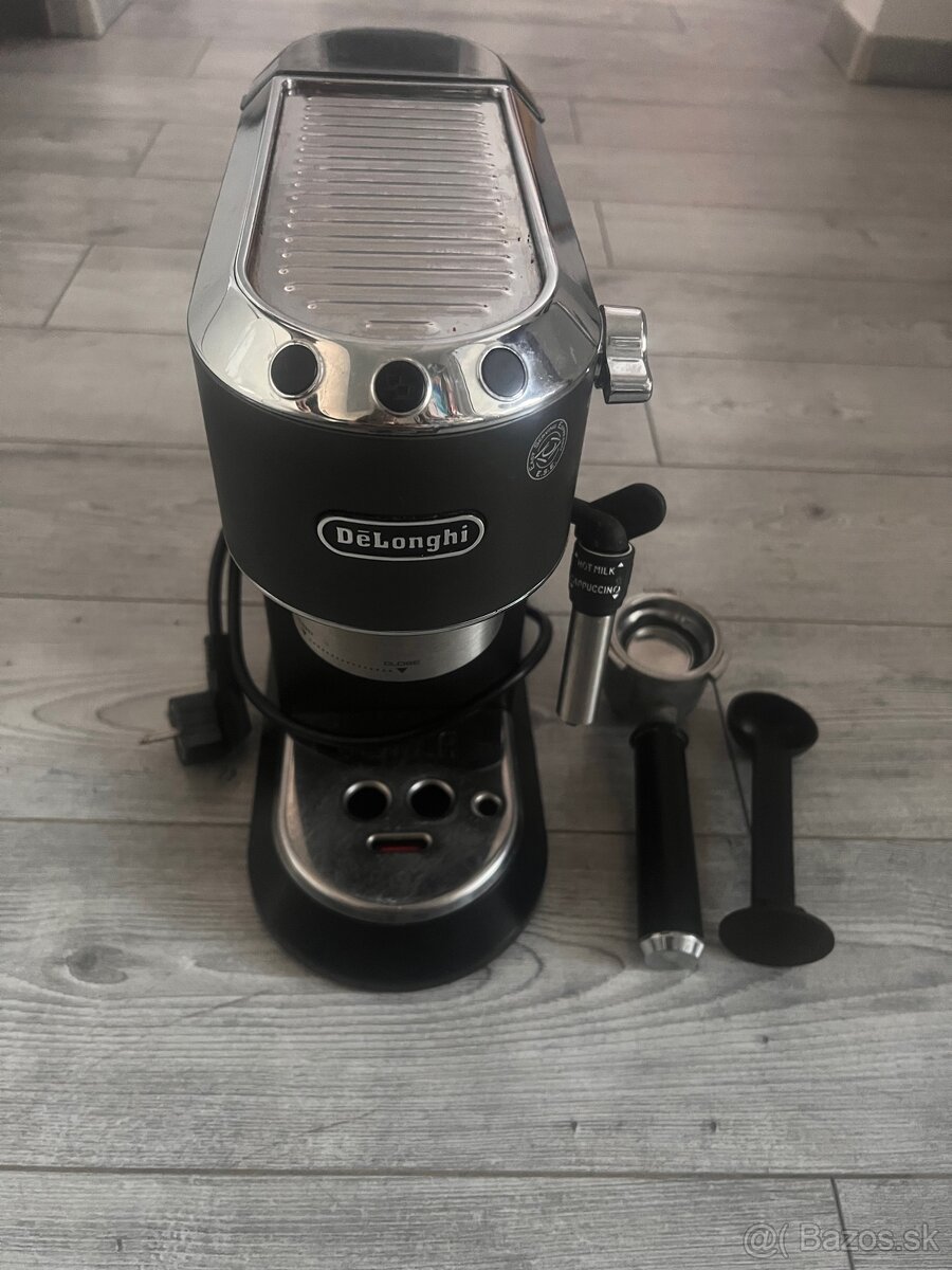 Kávovar Delonghi