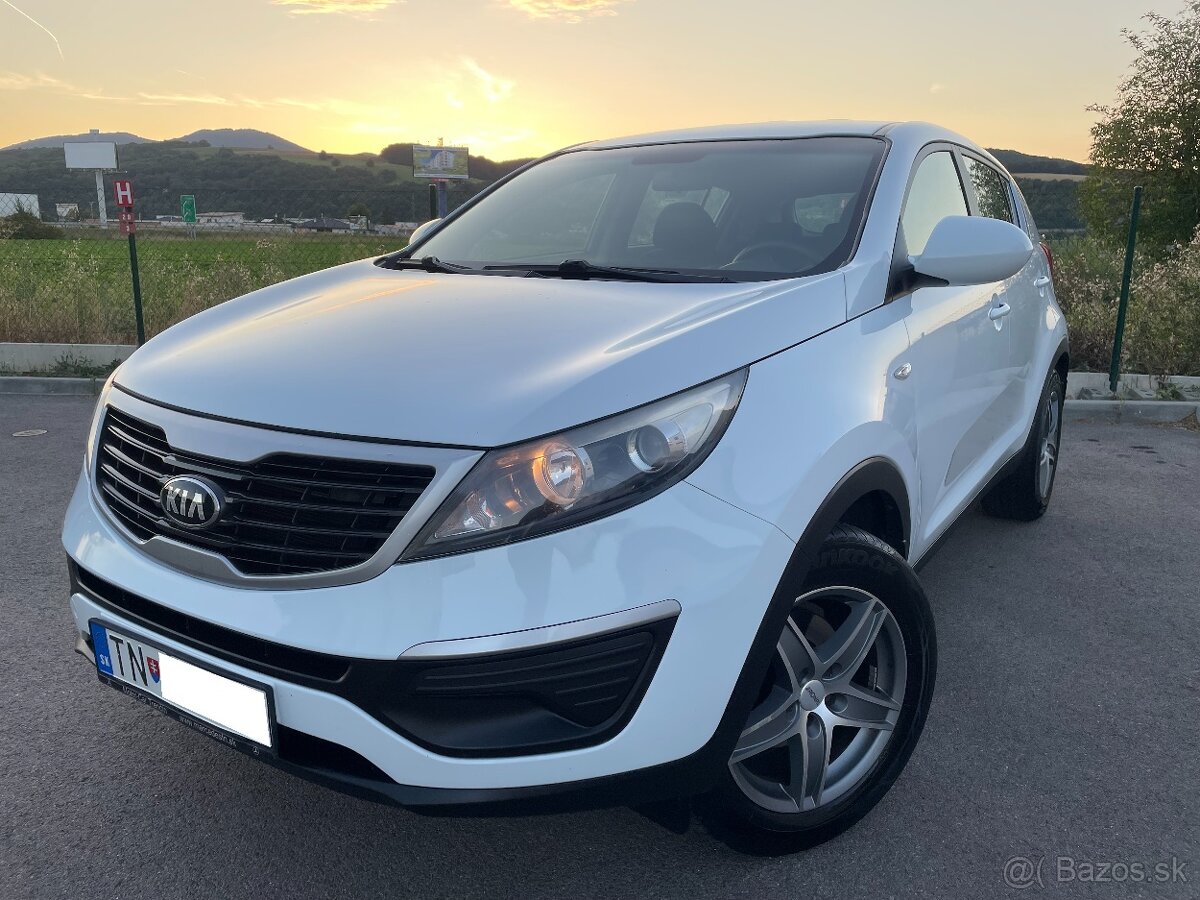 -- KIA SPORTAGE 1.6 benzín GDI 2WD --