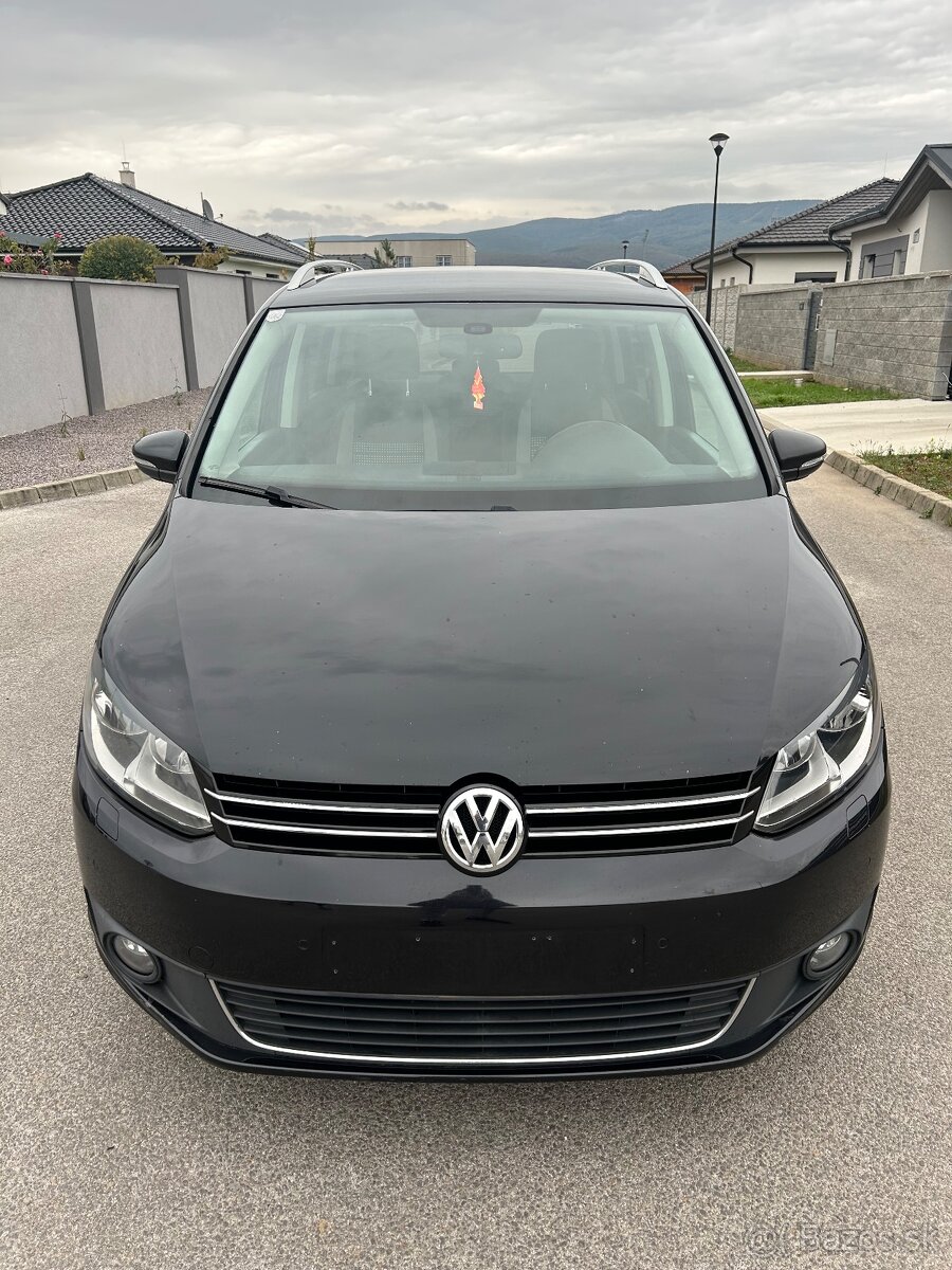 Predám Volskwagen Touran 1.6 tdi 77kw  r.v 2014 edition LIFE