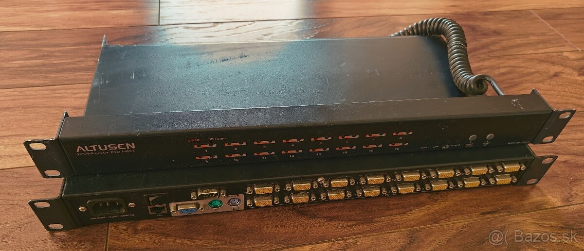 16 portový KVM switch