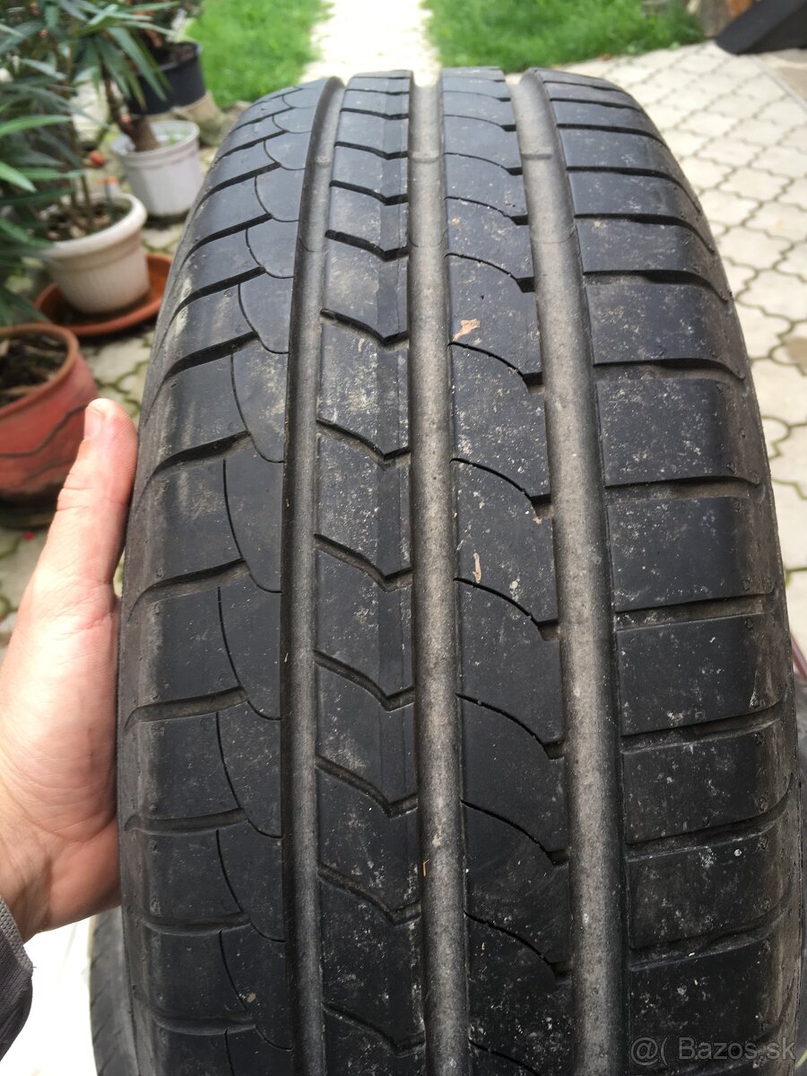 letne pneu 195/60 r16