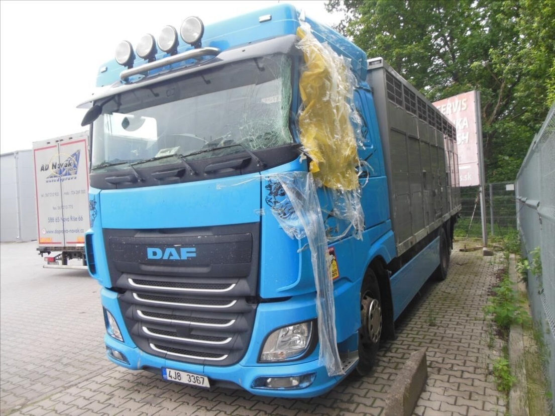 DAF XF 106.460 SC, havarovaný-poji