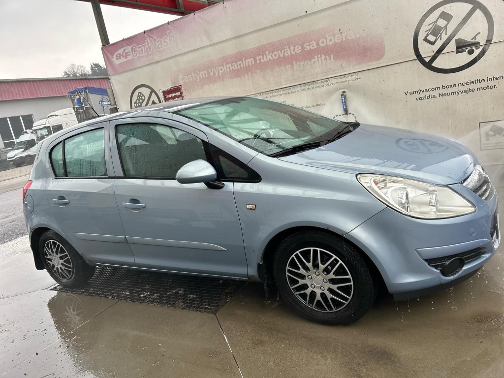 Opel Corsa 1.2 benzín